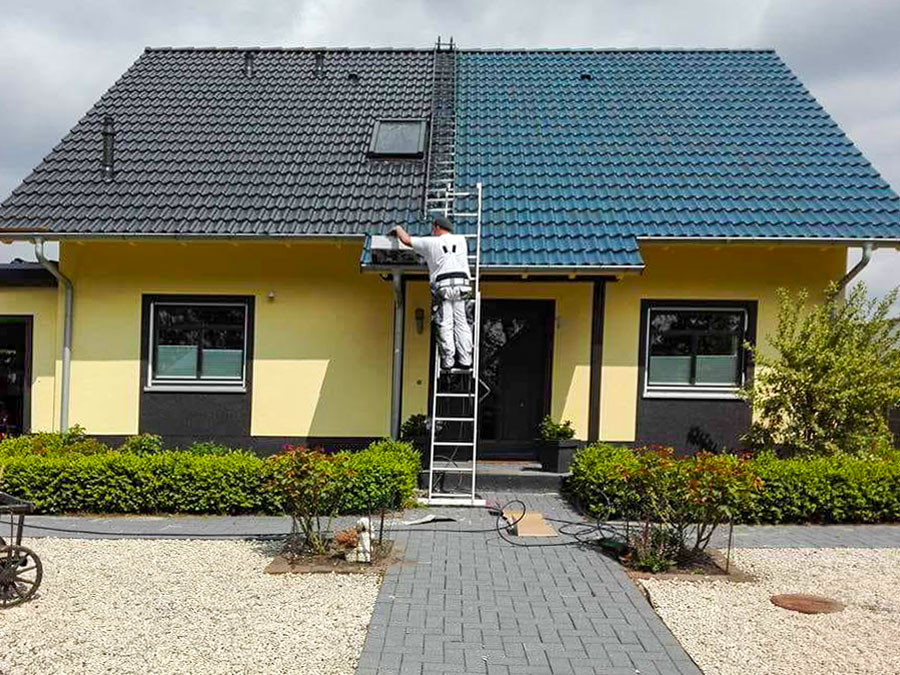 Verschmutztes Dach ohne Schutz - Vorher-Bild